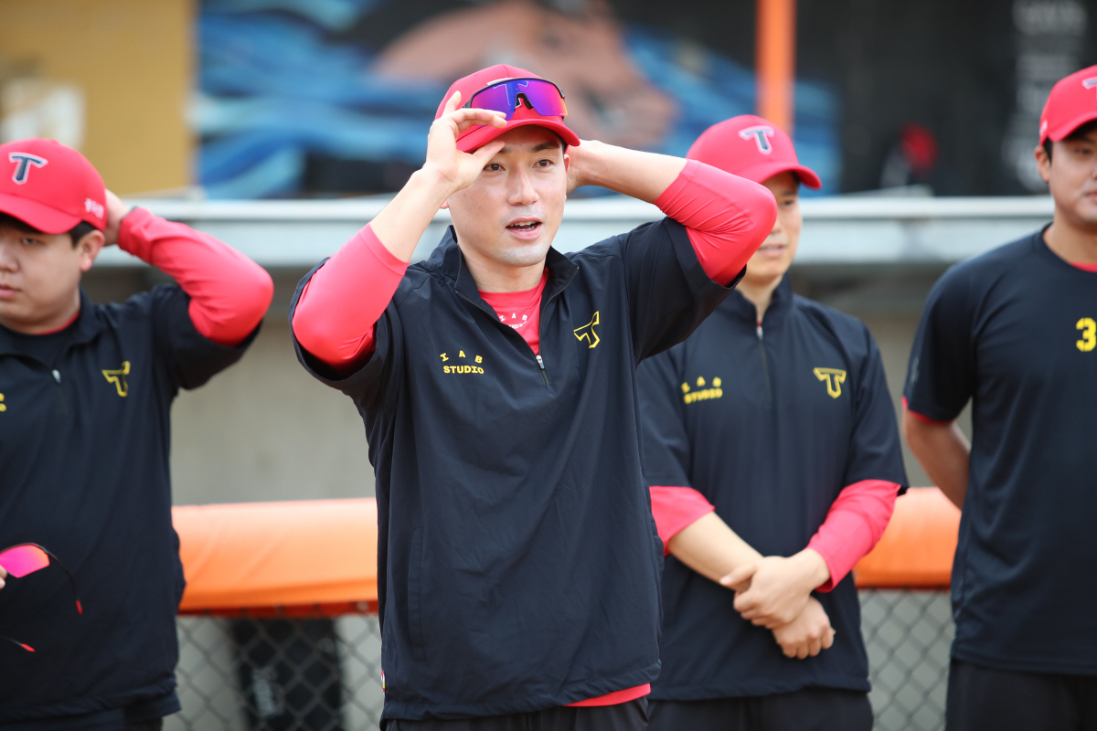 [스캠 현장인터뷰]시련은 잊었다, KBO 최초 200안타 타자의 부활 정…