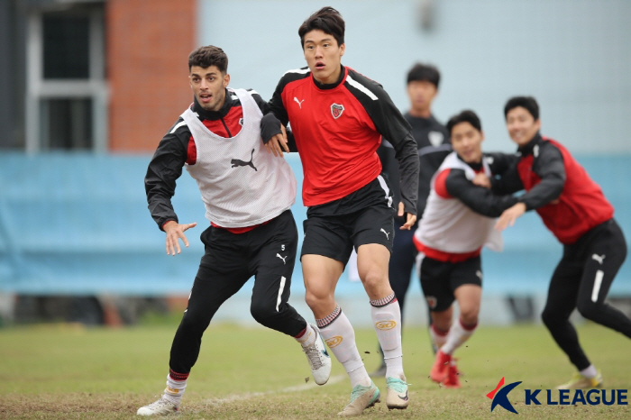 [K리그 제주ON] 간만에 등장한 '193㎝ 대형 FW' 포항 이호재, …