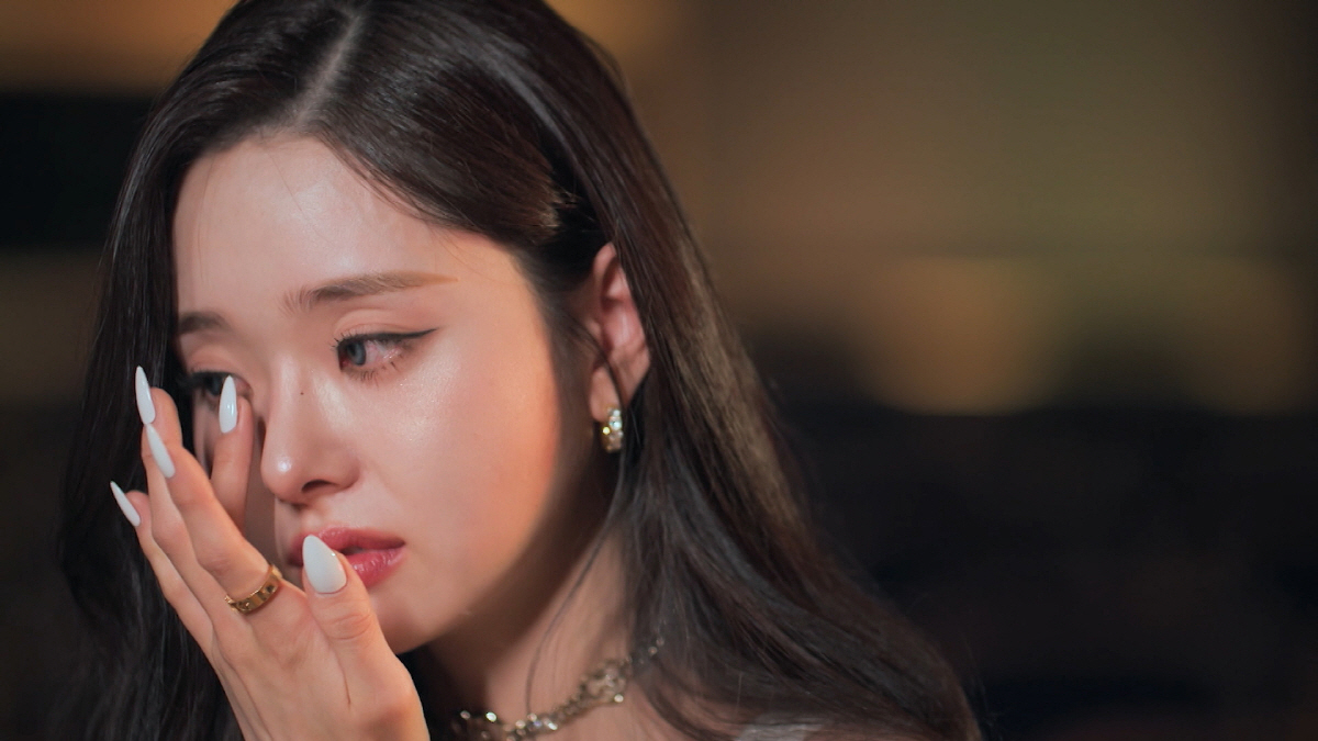 '명품 논란' 프리지아, 방송서 눈물로 '면죄부' 시도?…"친구 1도 없…