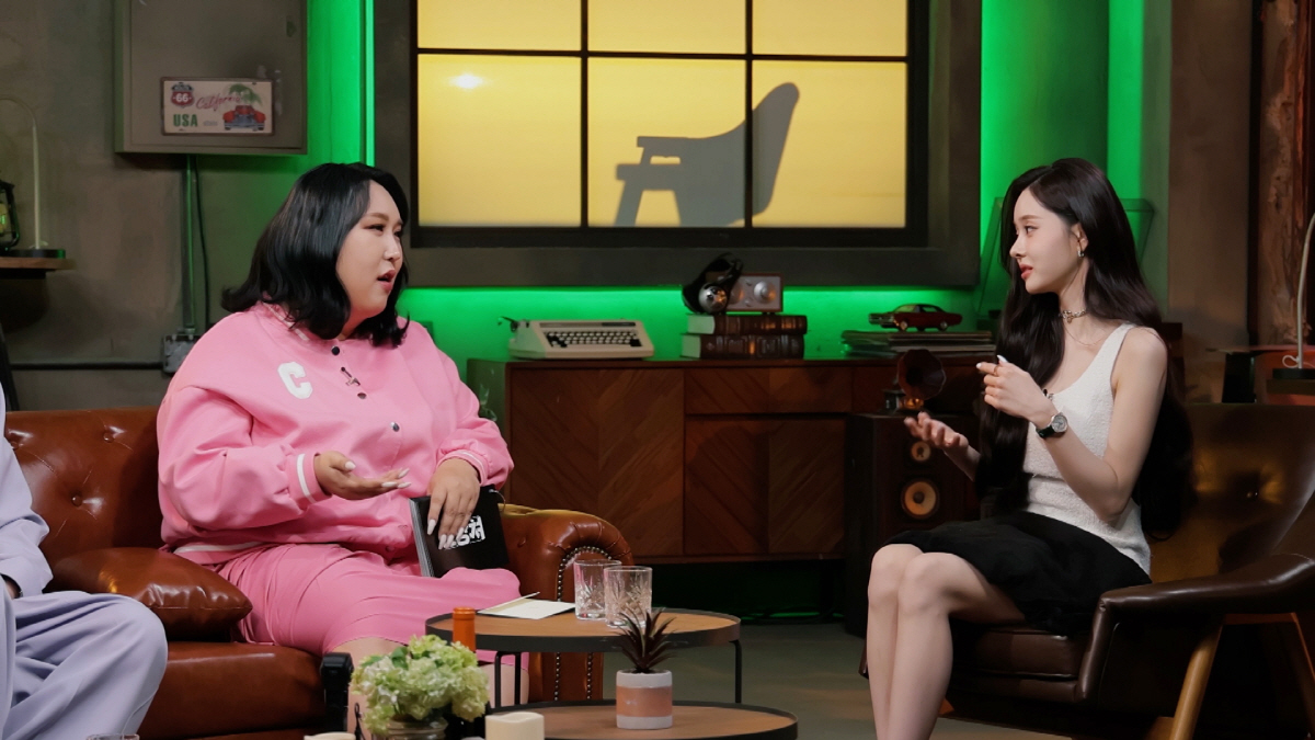 '명품 논란' 프리지아, 방송서 눈물로 '면죄부' 시도?…"친구 1도 없…