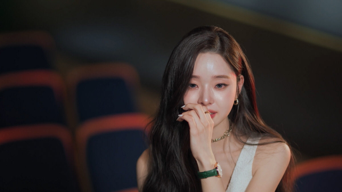 '명품 논란' 프리지아, 방송서 눈물로 '면죄부' 시도?…"친구 1도 없…