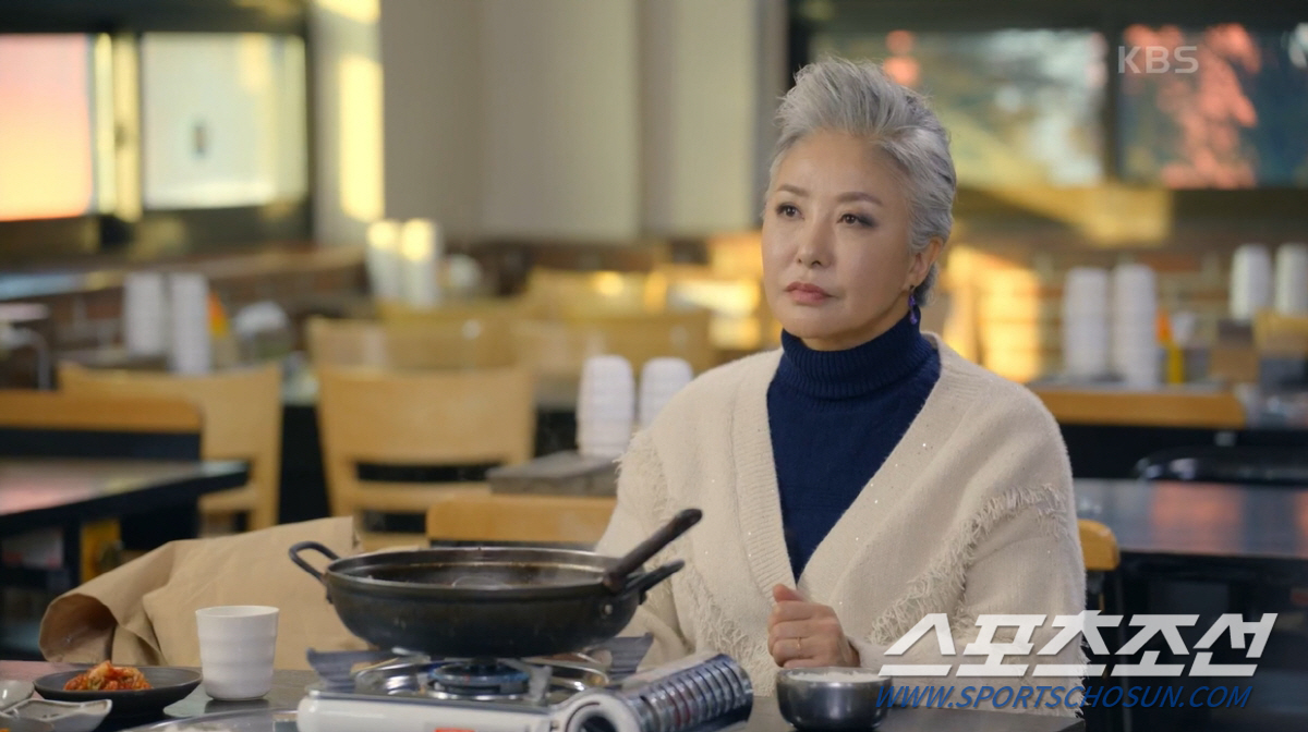 "성접대 응하지 않으면 작가 생명 잘라버리겠다고". 하연주, 양혜진 잡으…