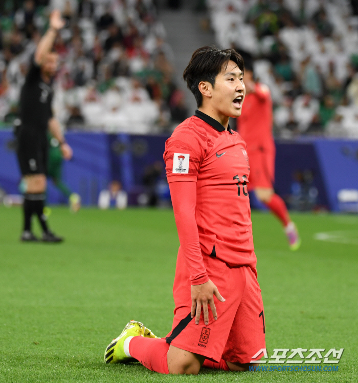 [카타르ON]털썩 쓰러졌던 '황금왼발' 이강인, '기회창출 압도적 1위'…