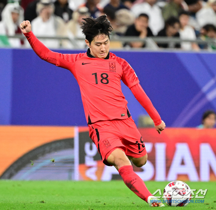 [카타르ON]털썩 쓰러졌던 '황금왼발' 이강인, '기회창출 압도적 1위'…