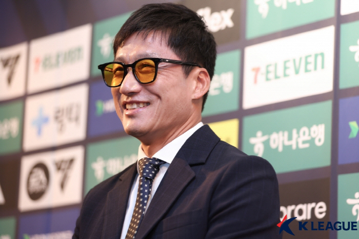 'K-무리뉴' 이정효 감독, '노빠꾸 입담' 30분 동안 쏟은 어록만 추…