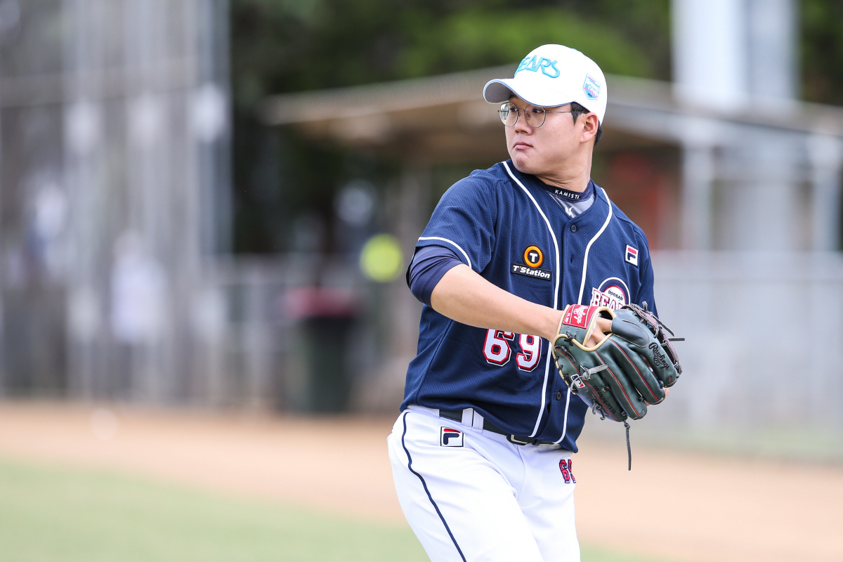 50개 던지고 10개 더! 양의지 엄지 척…이승엽호 간절히 찾는 좌완, …