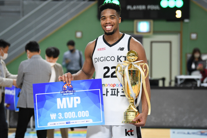 "MVP? 하나도 안부럽다" 존슨 '출전거부 사태'가 만든 새 징크스?……