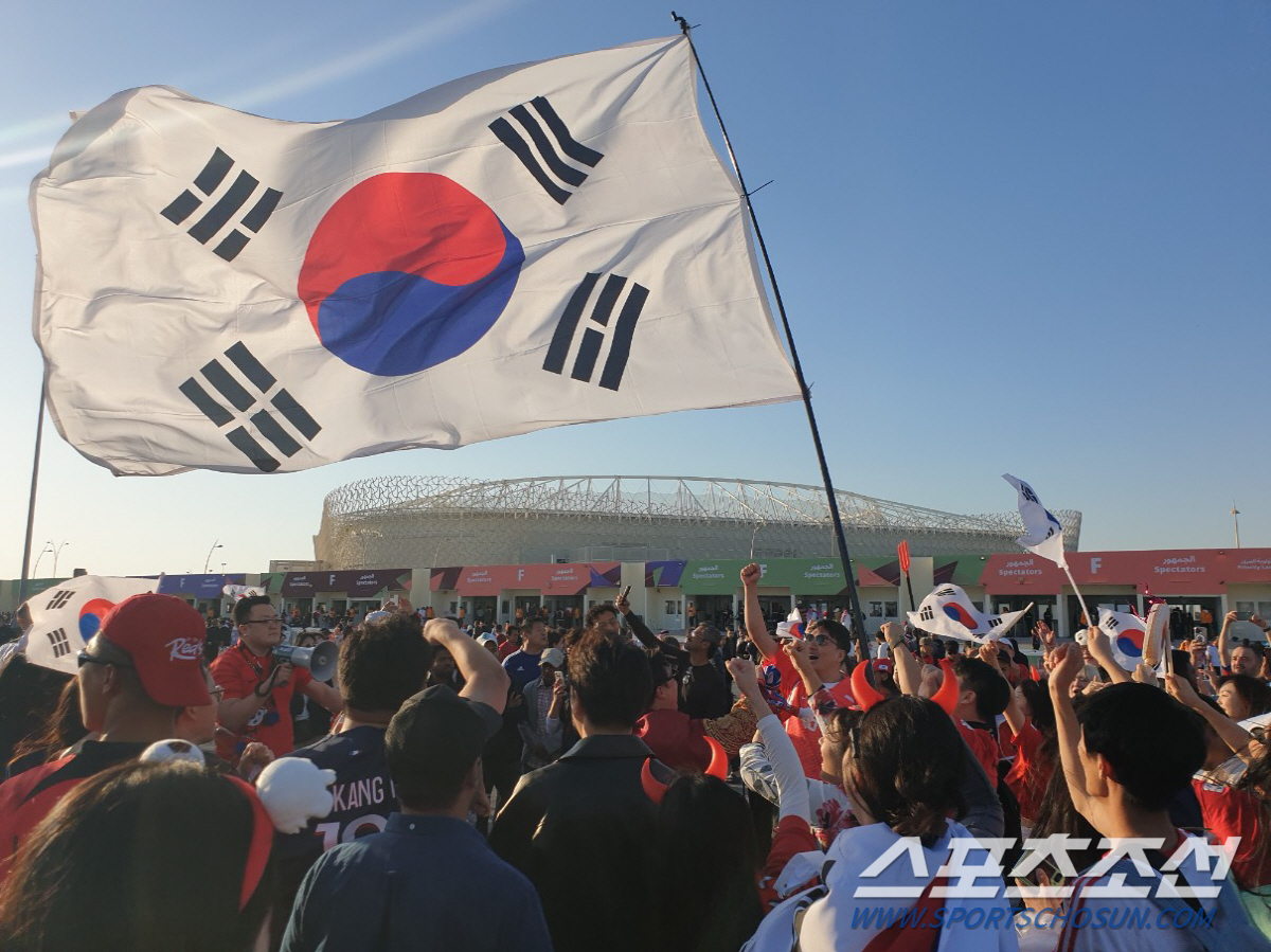 [아시안컵현장]'자랑스러운 우리 조국! 대~한민국' 경기 전부터 한국 축…
