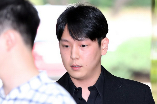 [종합] '세번째 성범죄' 힘찬, 징역 7년 구형…檢 "아이돌, 청소년에…