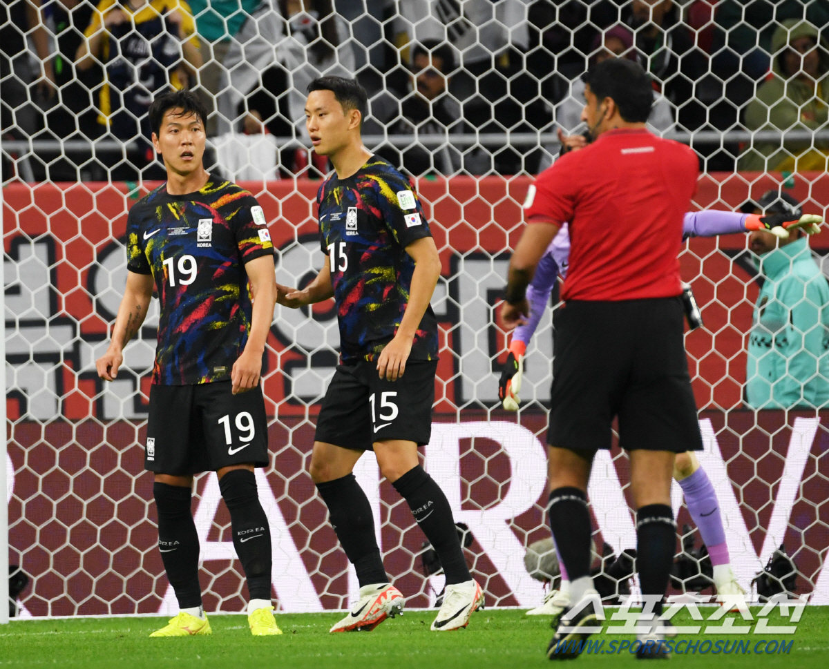 [카타르ON]'괴물수비수' 김민재 없다고 '와르르' 몰락, 韓 축구의 씁…