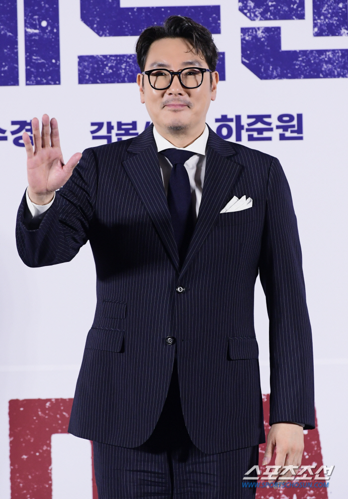 '데드맨' 조진웅, 날 것의 매력...설극장 흥행 정조준