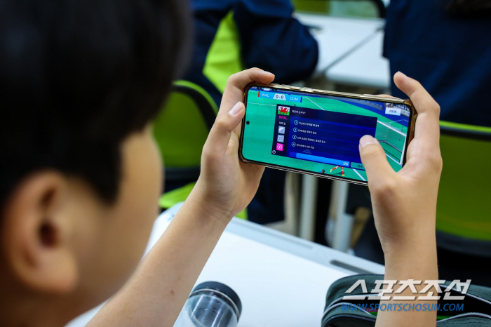 Visa, 청소년 금융교육 지원…자체 개발 '월드 파이낸셜 풋볼' 게임 …