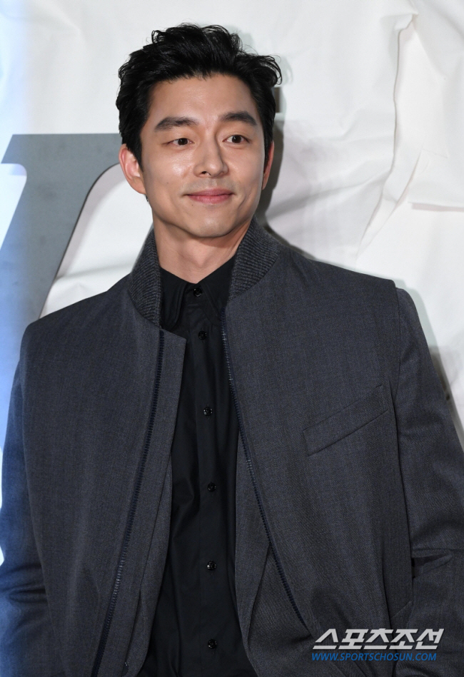 공유, 비통한 소식 전했다..“깊은 슬픔 속 빈소 지켜”