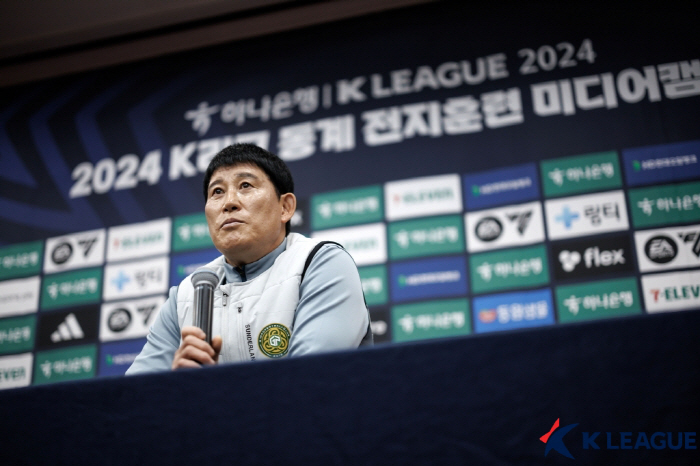 [광양 인터뷰]'돌풍은 계속된다' 고정운 김포 감독 "올해 PO 정도는 …