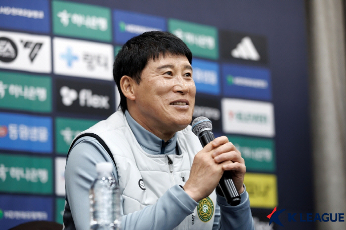 [광양 인터뷰]'돌풍은 계속된다' 고정운 김포 감독 "올해 PO 정도는 …
