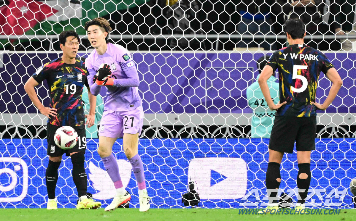 [김성원의 센터서클]'잃어버린 1년' 클린스만, '해줘 축구'의 허상…정…
