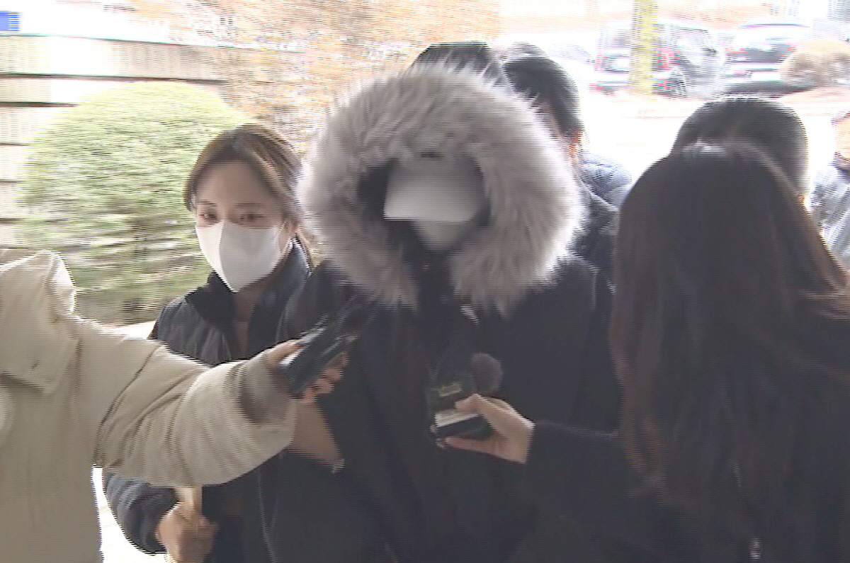 [단독]"반려견 안고 있던 이유는"...'만취사고' DJ예송, 옥중 사과…