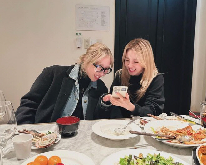 씨엘→공민지까지…2NE1, '컴백' 기대케 하는 완전체 모임