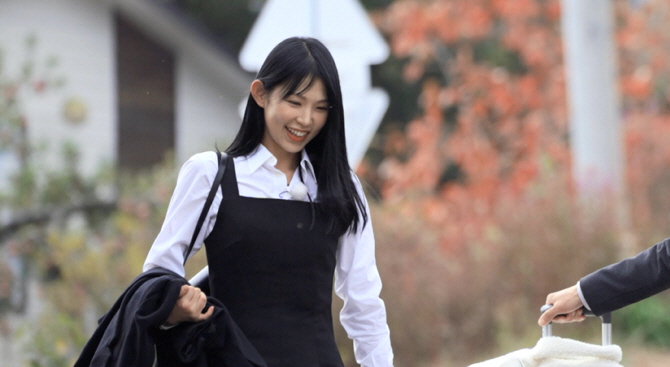 '나솔' 모태솔로 맞아? 이석훈 닮은 훈남 등장…꽃미소→레드헤어 솔로녀도…