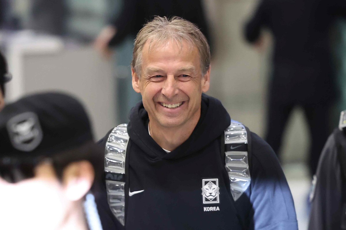 "사퇴하냐고?나이스 퀘스천" '월클 웃상'클린스만,역대급 강철멘탈