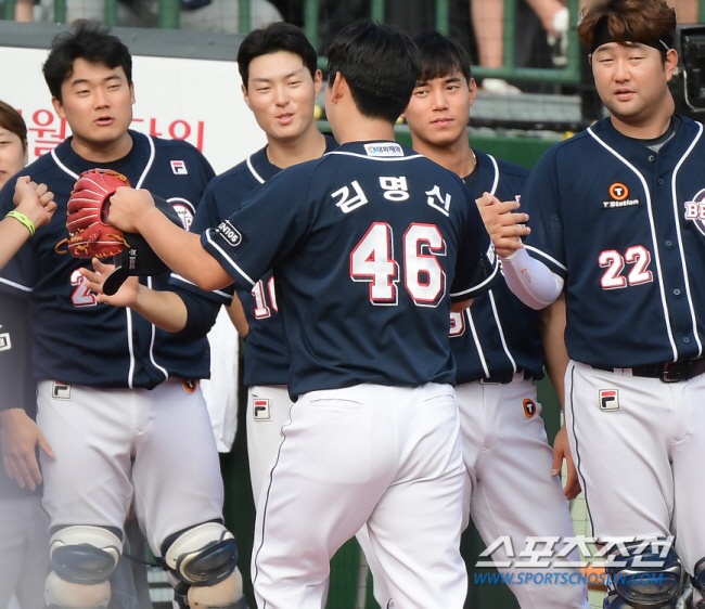 양석환&홍건희 잔류 성공→'천재 유격수' 계약 완료…'이승엽호' 겨울 과…