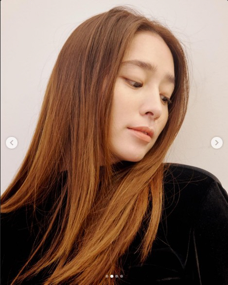 '이병헌♥' 이민정, 출산 50일 후 새프로필 "딸과 일, 두마리 토끼 …