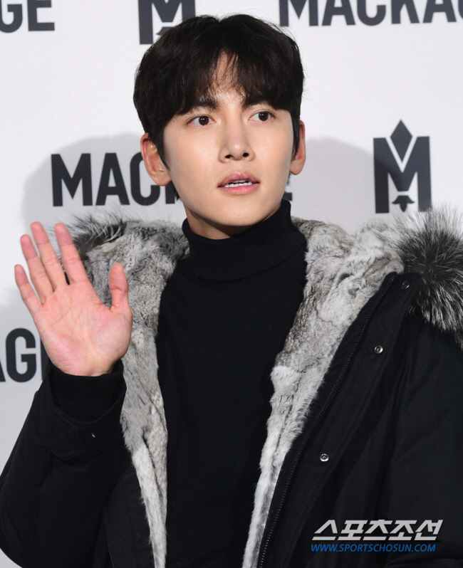 [종합] "신혜선은 무슨죄" 지창욱, 실내흡연 사과+영상 삭제에도 싸늘한…