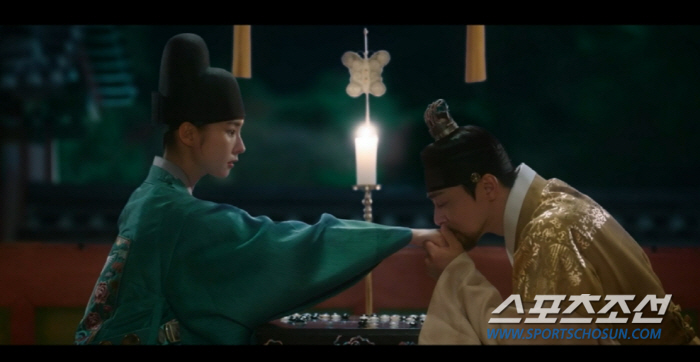 [종합]세작, '신세경♥조정석' 뜨거운 합방으로 '후끈'…'결방' 나의 …