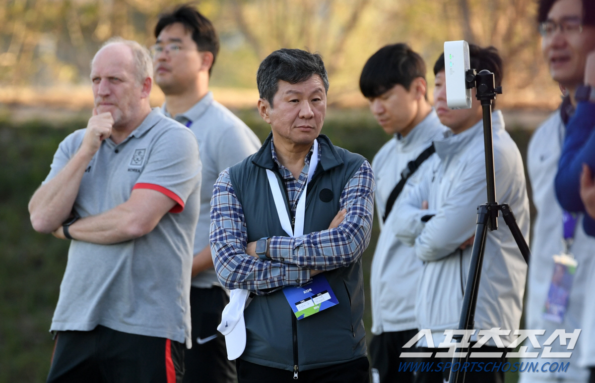 손흥민·김민재·이강인은 사과, 클린스만은 미소 후 '줄행랑'…이것이 과연…