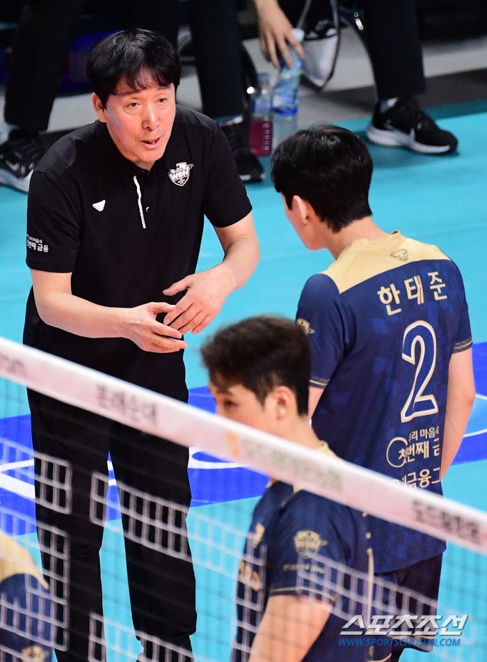 외국인 없이 또 이겼다. 그래도 1위하려면 외국인 필요. "코치들이 새벽…