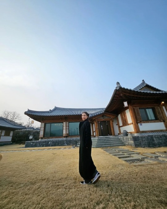 ‘사업가♥’ 한다감, 초호화 1천 평 한옥 대저택서 여유..민속촌인 줄