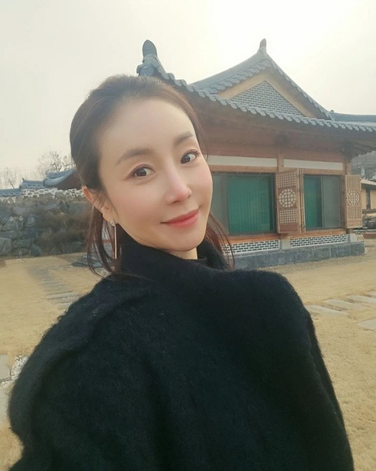 ‘사업가♥’ 한다감, 초호화 1천 평 한옥 대저택서 여유..민속촌인 줄