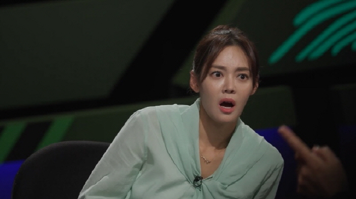 "강아지 분변 먹여" "계단, 혀로 핥게 했다"…'입틀막' 통영 무용학원…
