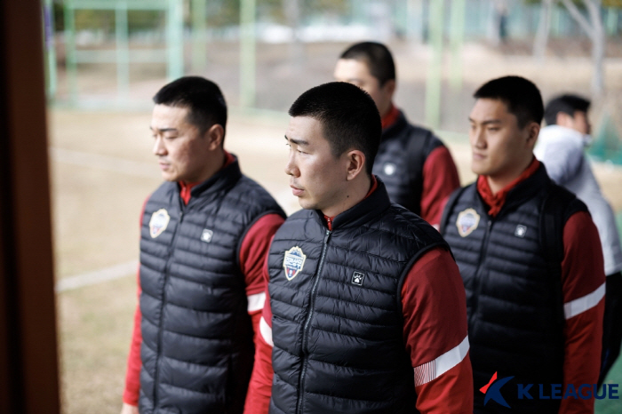 '유일한 승격팀' 김천 상무, 제각각 훈련소→드디어 '완전체'로 모였다