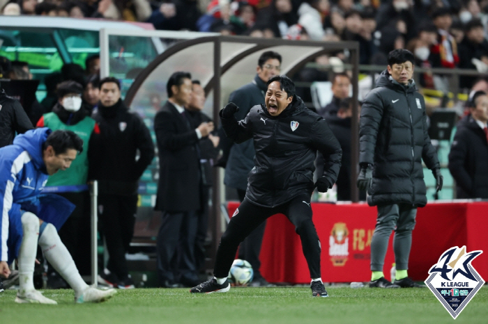 '강등 치욕' 염기훈 어금니 꽉 물었다 "감독 되더니 변했다고 해도 두렵…