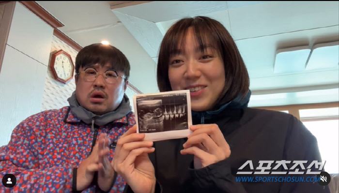 [SC이슈]저출산 시대에 애국…강재준♥이은형-조충현♥김민정, 한날 동시 …