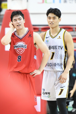 흥미를 더하는 'KBL 신인왕' 경쟁 구도…박무빈-유기상의 팽팽한 기록-공헌도 대결