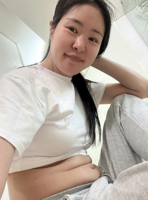 '김태현♥' 미자, 설 연휴 불어난 뱃살 공개→급찐급빠 돌입 "이렇게 하…