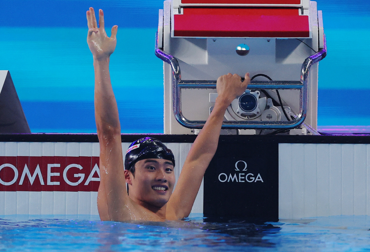 [도하세계수영선수권]황선우가 찢었다, 세계선수권 자유형 200m 첫 금메…