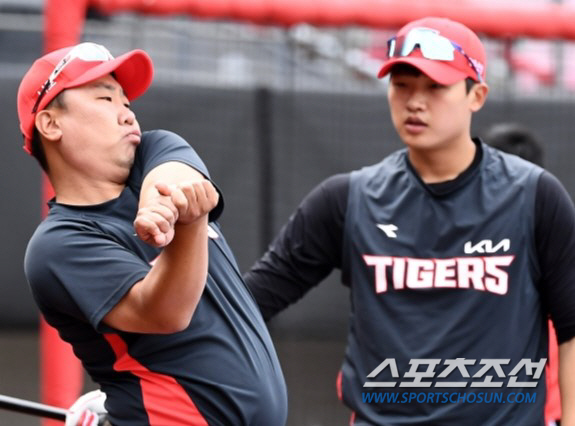 '염갈량'-'강철매직' 사이에 '꽃감독'이 나섰다. 3인 3색. 3강 감…