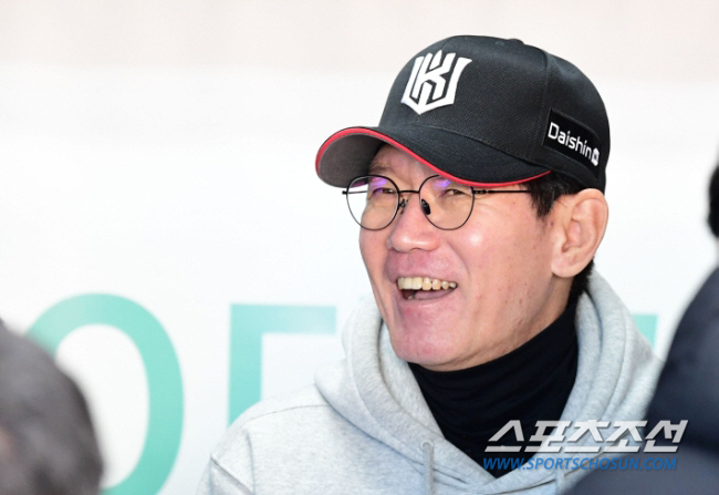 '염갈량'-'강철매직' 사이에 '꽃감독'이 나섰다. 3인 3색. 3강 감…
