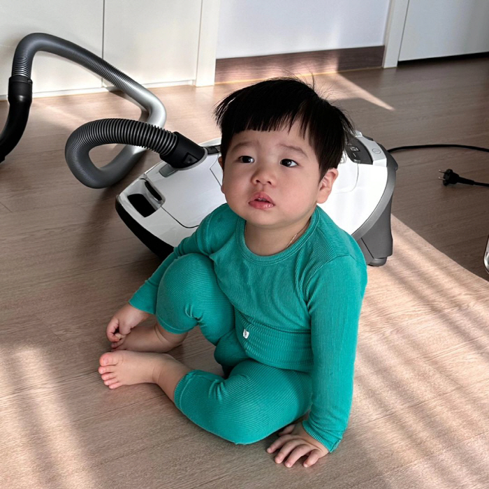 홍현희♥제이쓴 子 준범, 처피뱅 변신..포동포동 내복 자태는 덤