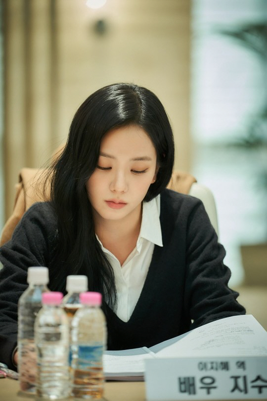블랙핑크, 개인 팬덤명 공모까지…'따로 또 같이'보다 각자도생에 팬들 술…