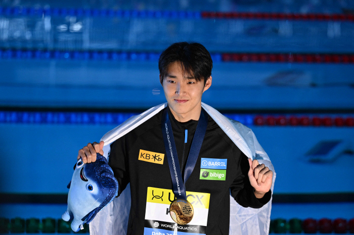 "금메달 옆에 금메달" 黃선우X金우민의 '황금세대' 브로맨스