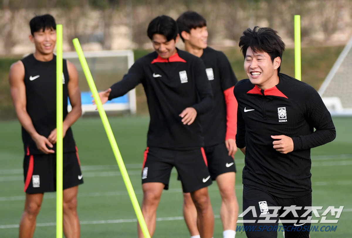 "클린스만, 팀스피릿 없는 韓 선수들 보고 놀랐다고 전해져" [英언론]