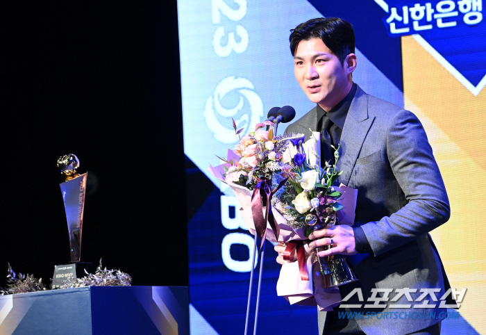 6년 연속 1000이닝 수비. 감독 "줄인다." vs 124억 FA "1…