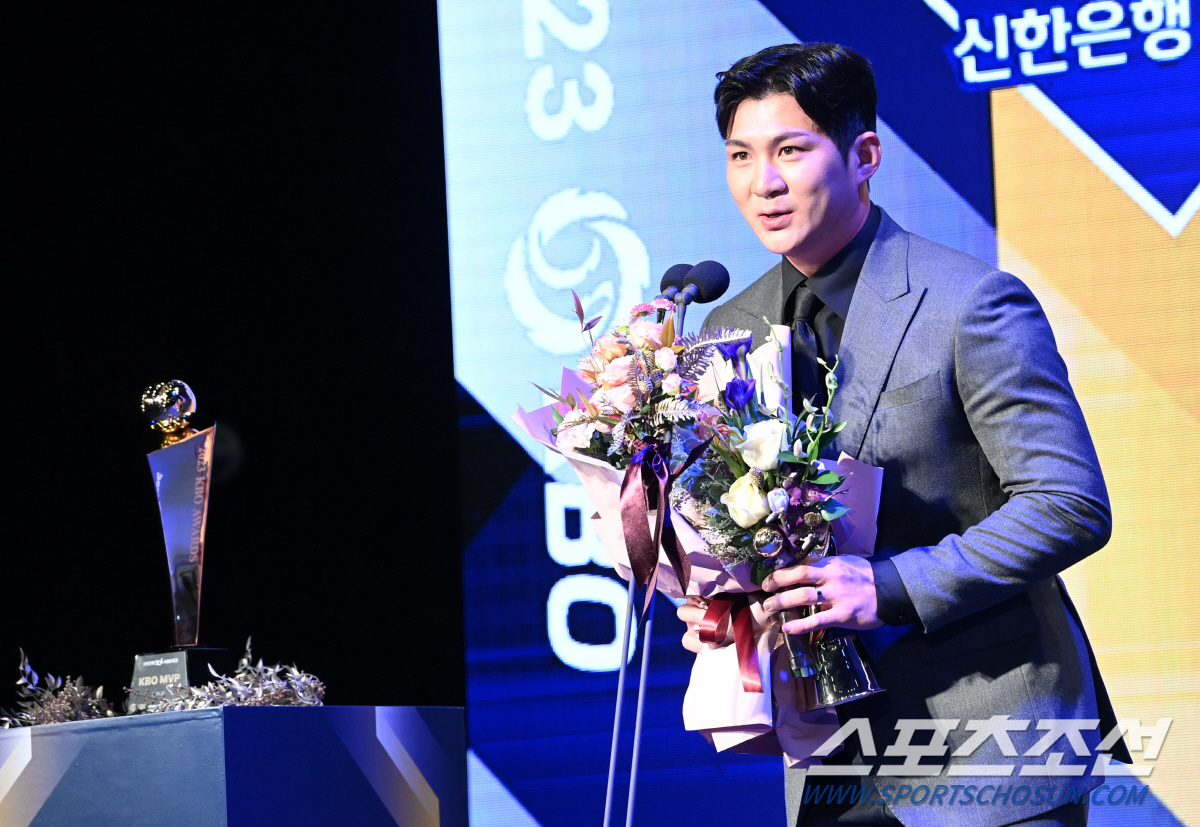 6년 연속 1000이닝 수비. 감독 "줄인다." vs 124억 FA "1…