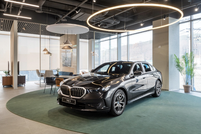 BMW 수원 전시장 새단장 오픈