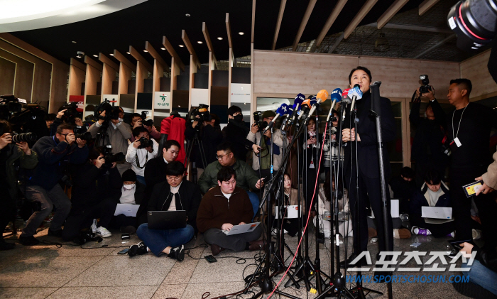 "이게 팀이야" 홍명보+최용수+황선홍, A대표팀 차기 감독은 외인 아닌 …