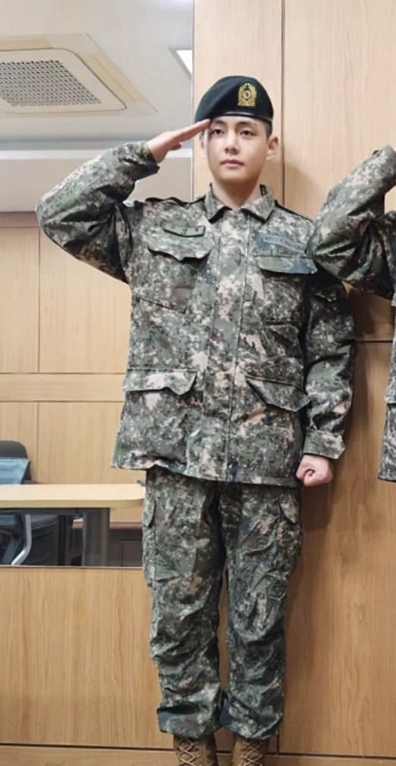 BTS 뷔, 캡틴 코리아 되나?...입대 후 '10kg' 증량 "72.5…
